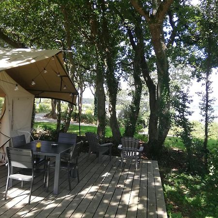 Hebergements Camping "Les Pieds Dans L'Eau" โครซง ภายนอก รูปภาพ