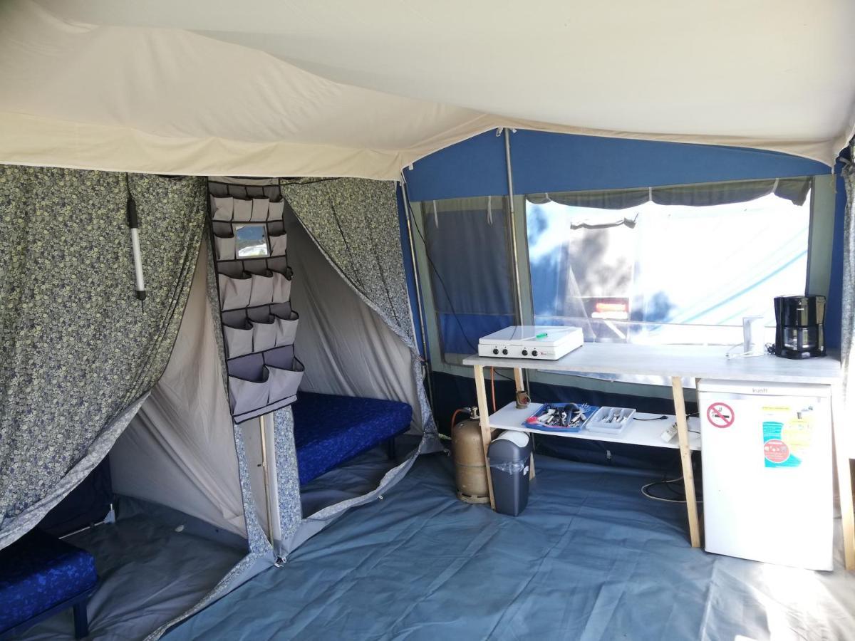 Hebergements Camping "Les Pieds Dans L'Eau" โครซง ภายนอก รูปภาพ