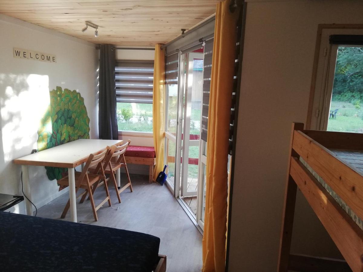 Hebergements Camping "Les Pieds Dans L'Eau" โครซง ภายนอก รูปภาพ